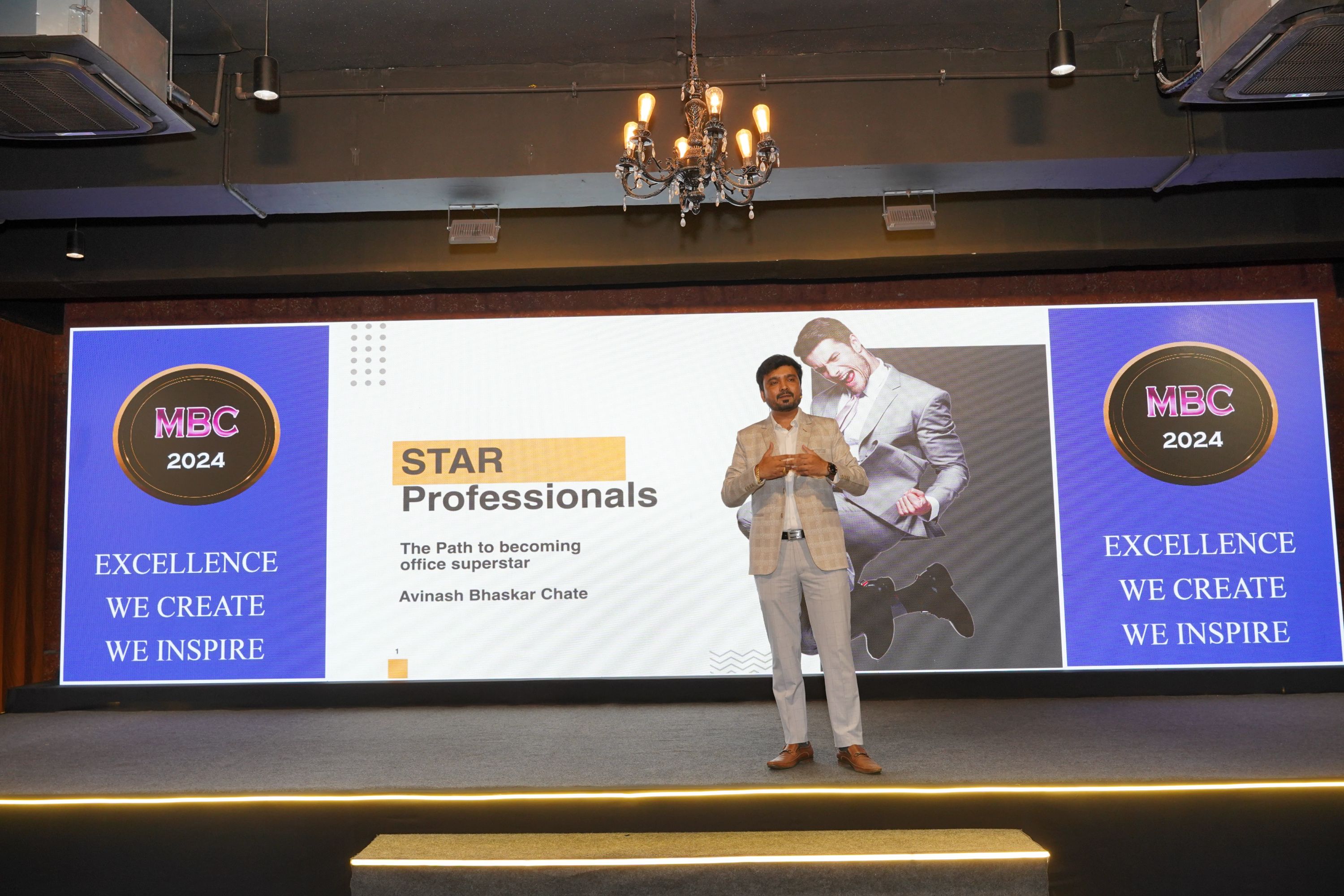 Avinash Chate delivering a corporate training programme